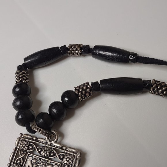 Rectangular Silver Tone Pendant Necklace With Black Beads 25 Inches Long - Picture 4 of 10